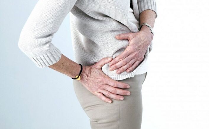 Coxarthrose des Hüftgelenks bei einer älteren Frau.
